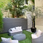 Montmartre En Rez-de-jardin *