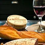 Montmartre En Rez-de-jardin Апартаменты *