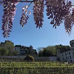 Montmartre En Rez-de-jardin Апартаменты