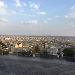 Апартаменты Montmartre En Rez-de-jardin Париж