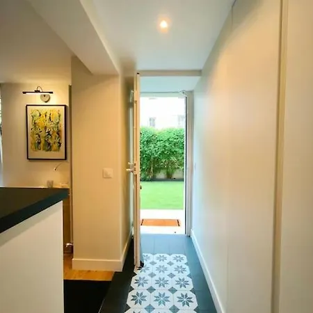 Montmartre En Rez-de-jardin Appartamento