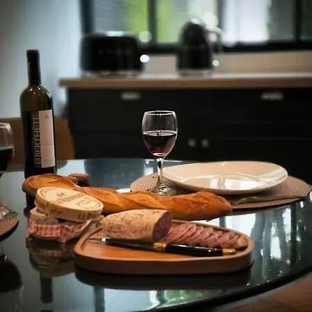 Appartamento Montmartre En Rez-de-jardin Parigi