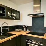 Montmartre En Rez-de-jardin Apartamento *