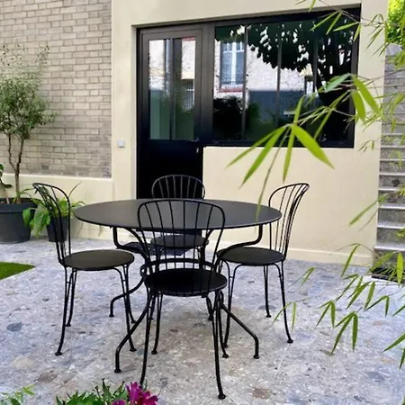 アパート Montmartre En Rez-de-jardin パリ