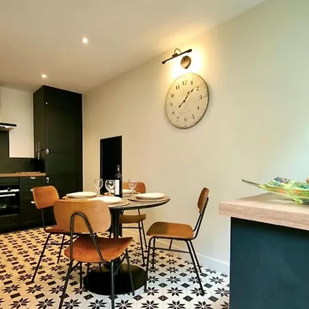 Montmartre En Rez-de-jardin アパート パリ