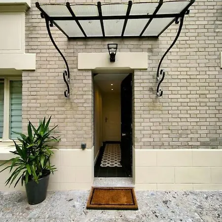 Montmartre En Rez-de-jardin *