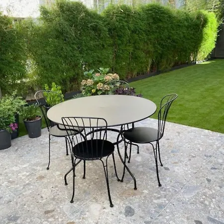 Montmartre En Rez-de-jardin Paris