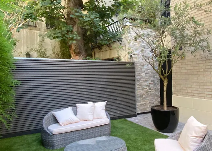 Montmartre En Rez-de-jardin *