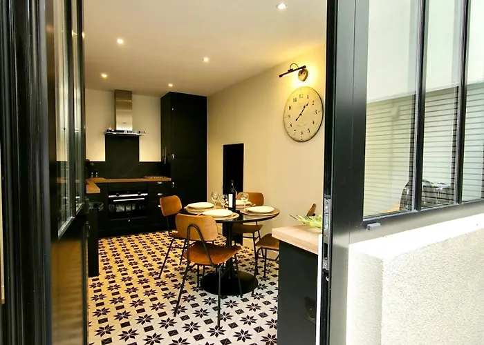 Apartmán Montmartre En Rez-de-jardin *