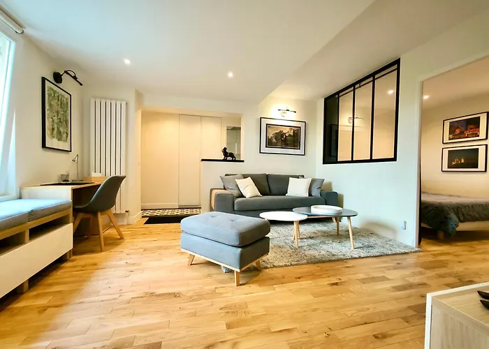 Montmartre En Rez-de-jardin *