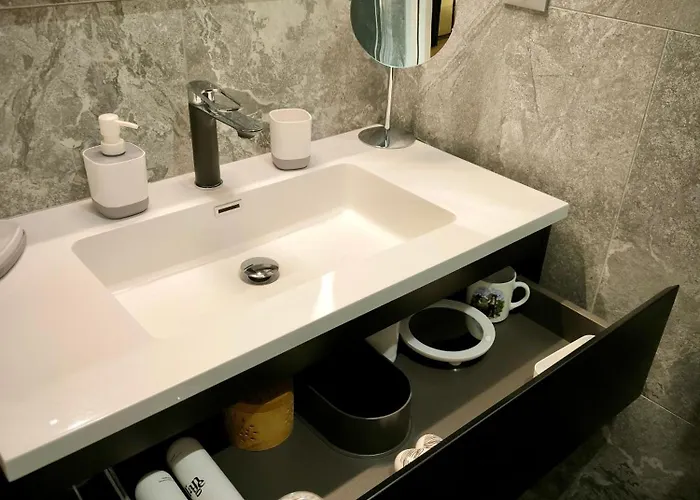 Montmartre En Rez-de-jardin