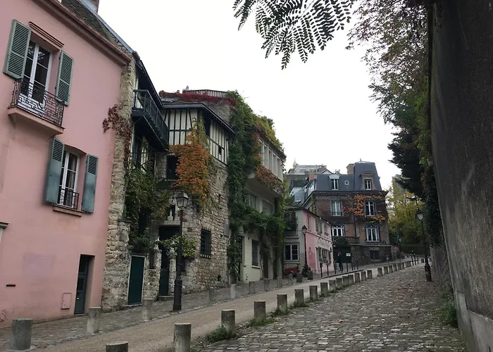 Montmartre En Rez-de-jardin * Paříž