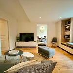 Montmartre En Rez-de-jardin Apartamento *