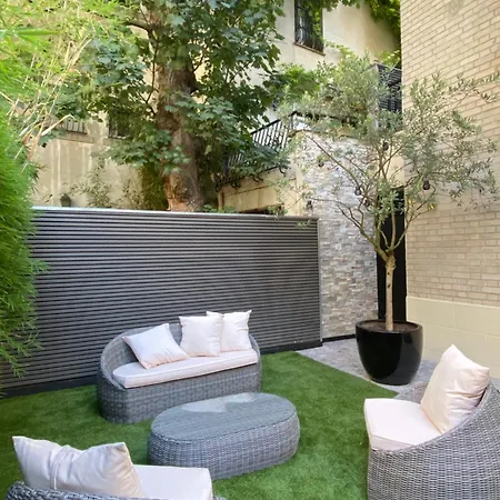 Montmartre En Rez-de-jardin *