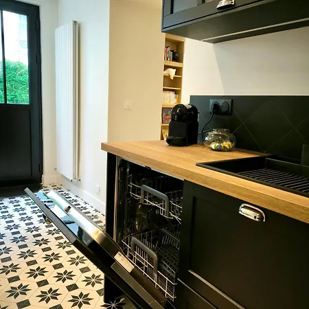 Apartament Montmartre En Rez-de-jardin *