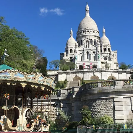 Montmartre En Rez-de-jardin * Paryż